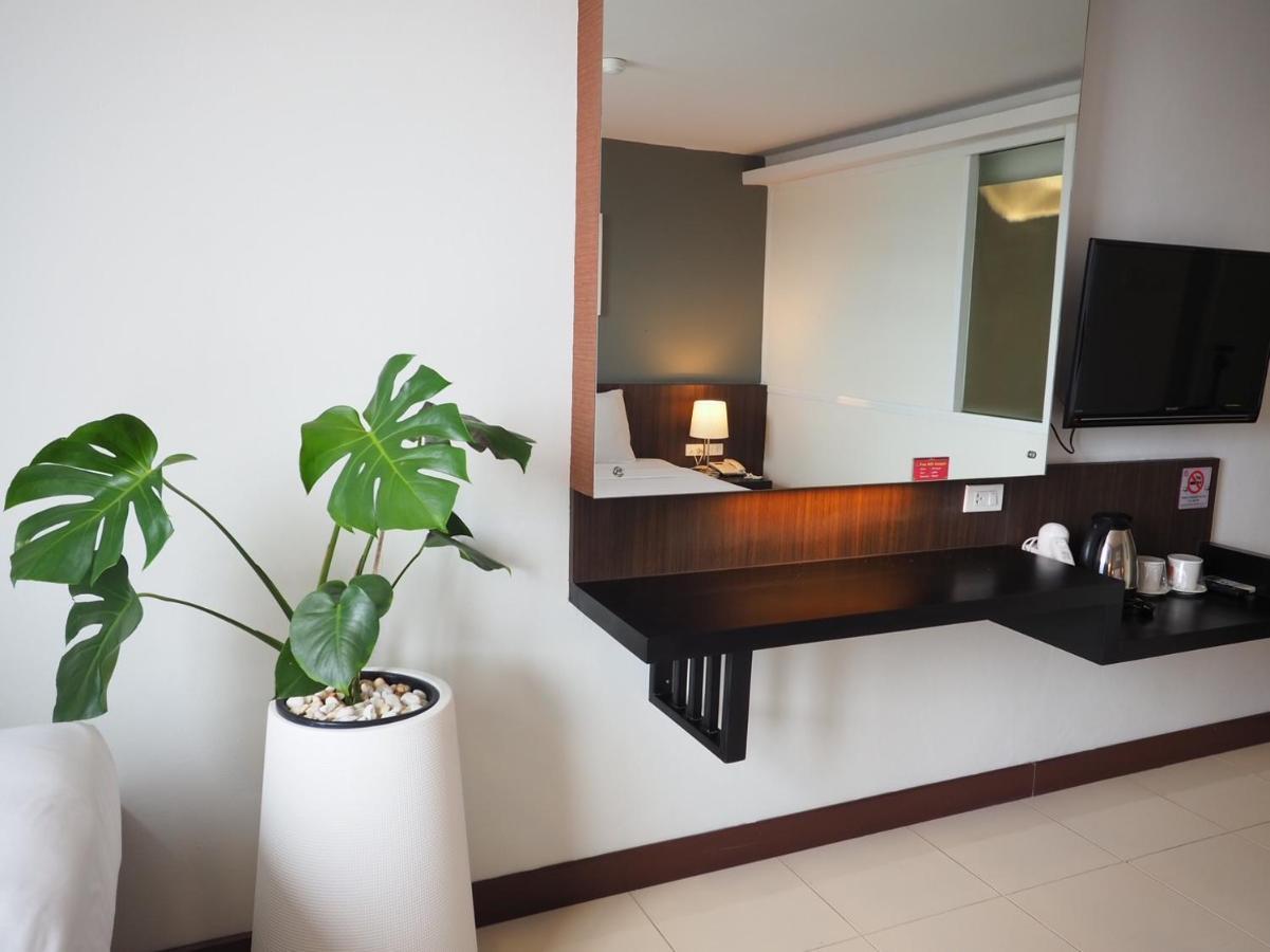 Pb Grand Hotel Hat Yai Buitenkant foto