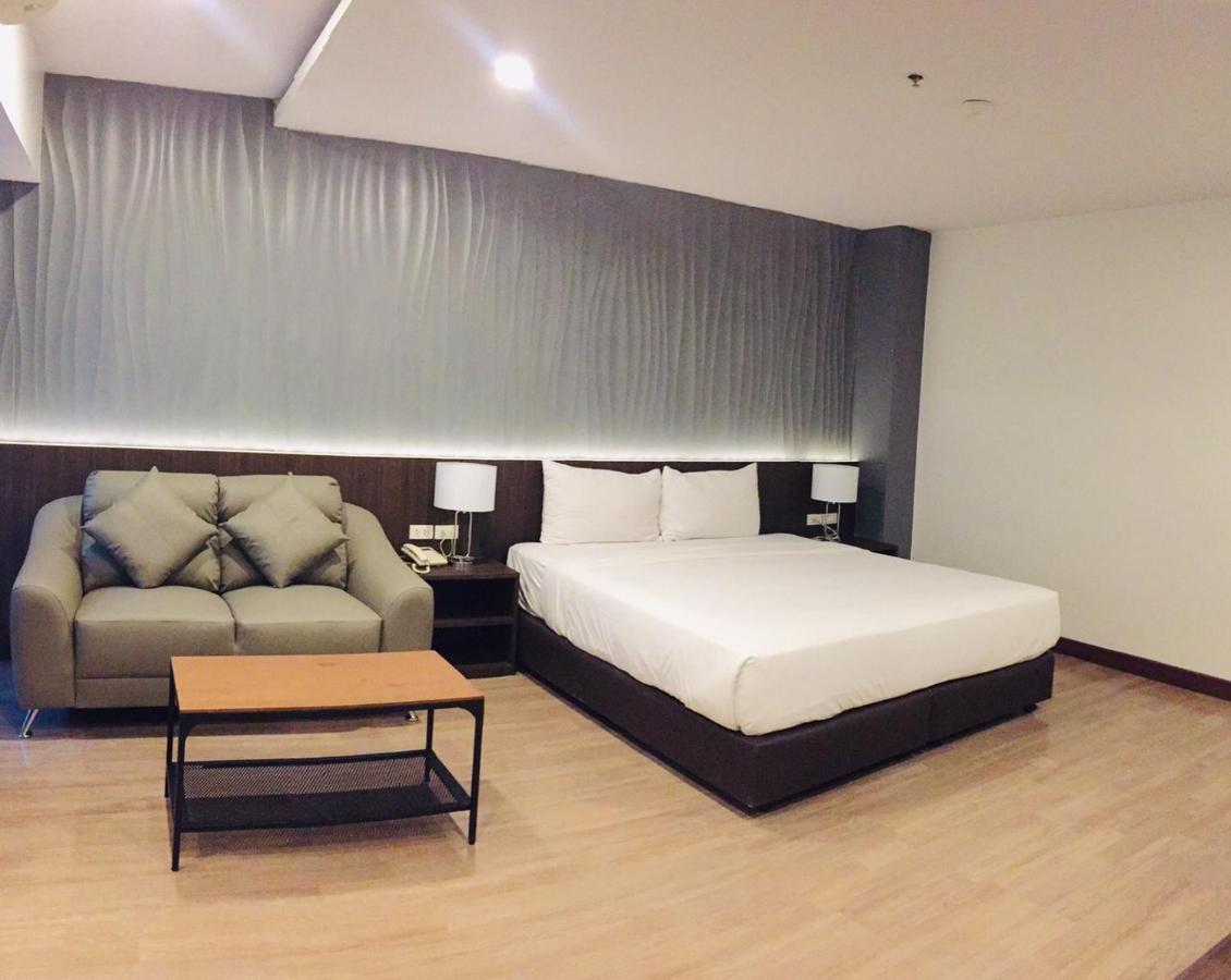 Pb Grand Hotel Hat Yai Buitenkant foto