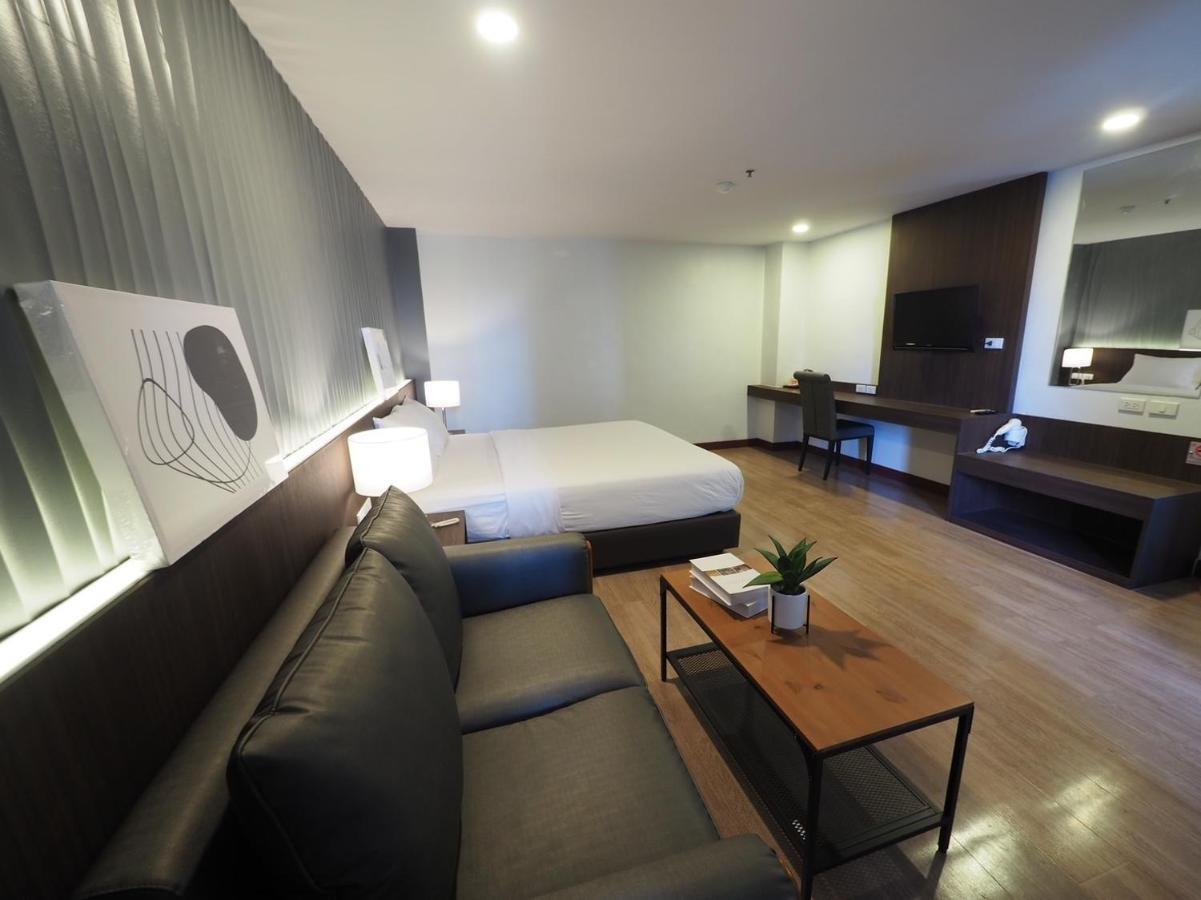 Pb Grand Hotel Hat Yai Buitenkant foto