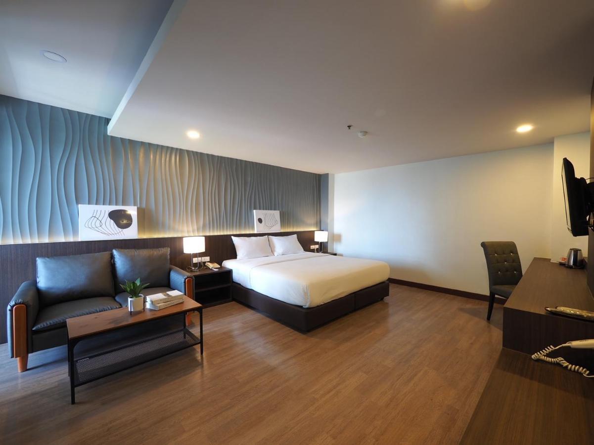 Pb Grand Hotel Hat Yai Buitenkant foto